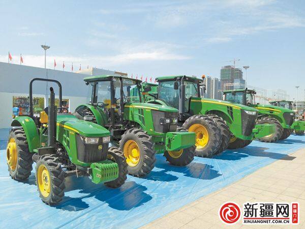 国内大型农机展首次在乌举办 上万台农机设备亮相新疆国际会展中心