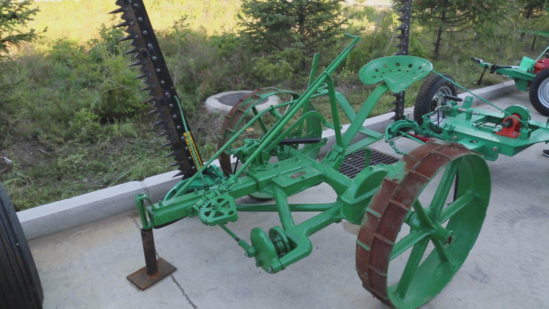 9GJ-2.1型机引割草机.jpg