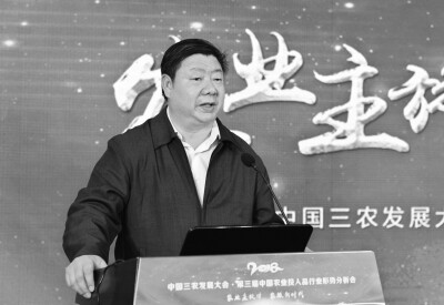 陈友权.jpg