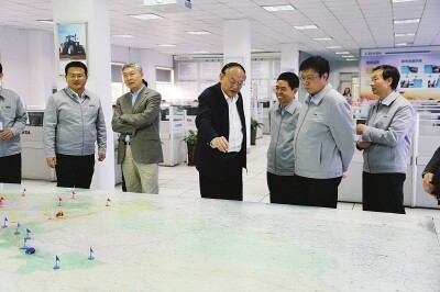 中国工程院院士走进雷沃探究农业装备智能化之路.jpg