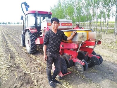 亚澳免耕播种机拯救黑土地的利器.jpg