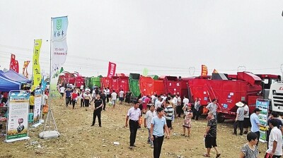 “勇猛红”强势霸屏.jpg