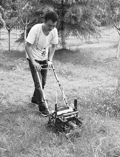 为果农爸爸制作一台割草机.jpg