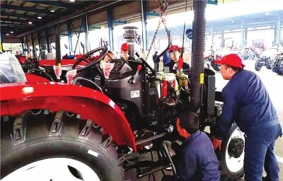 中国一拖，高产月忙而有序.jpg