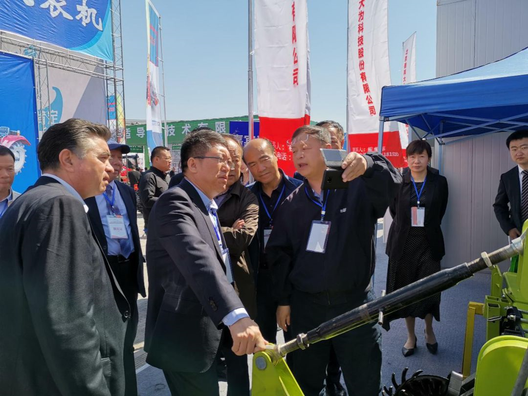 德邦大为产品亮相新疆2019农业机械博览会