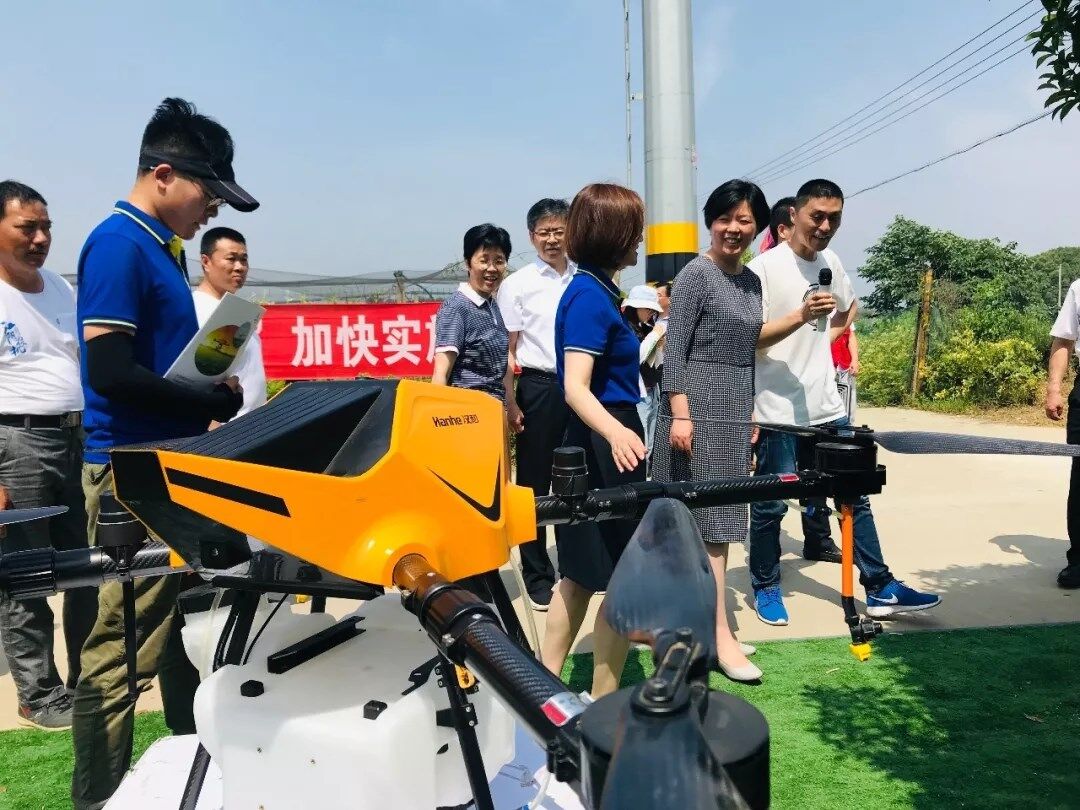 汉和植保无人机亮相无锡市农机“安全生产月”活动启动仪式暨三夏机械化生产现场会