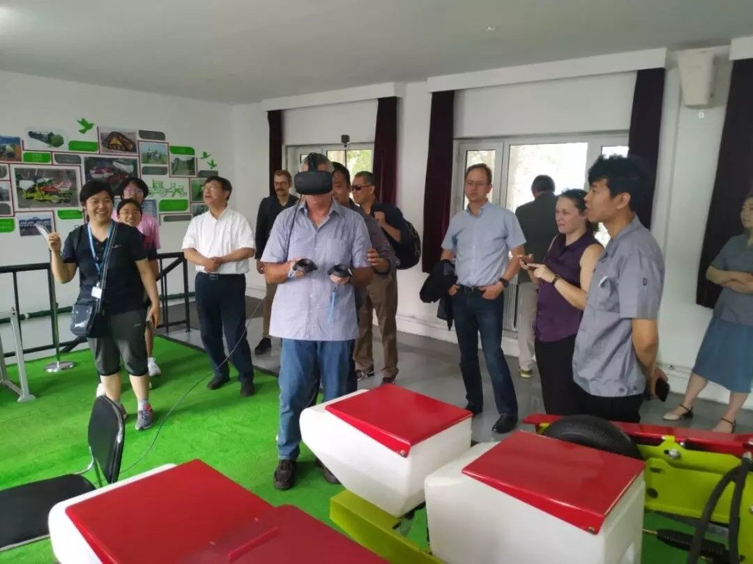 联合国粮农组织保护性耕作专家代表团到 德邦大为（佳木斯）公司参观考察