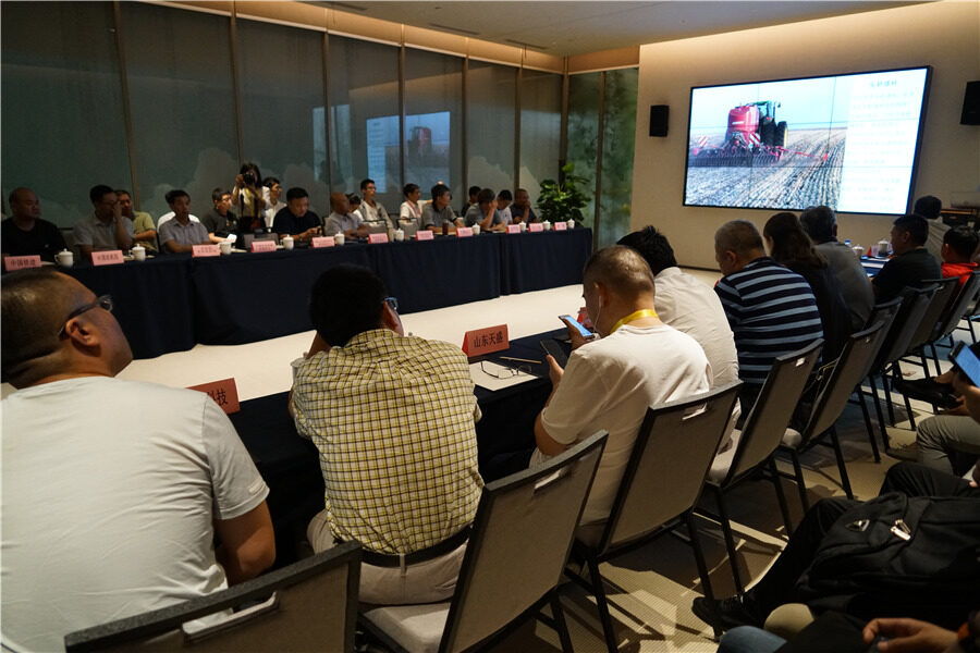 中国农业机械流通协会畜牧装备分会成立并召开畜牧装备行业融合研讨会
