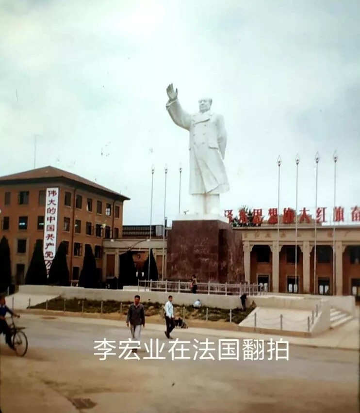 47年前 法国友人用相机记录下当时的一拖 场景超温馨