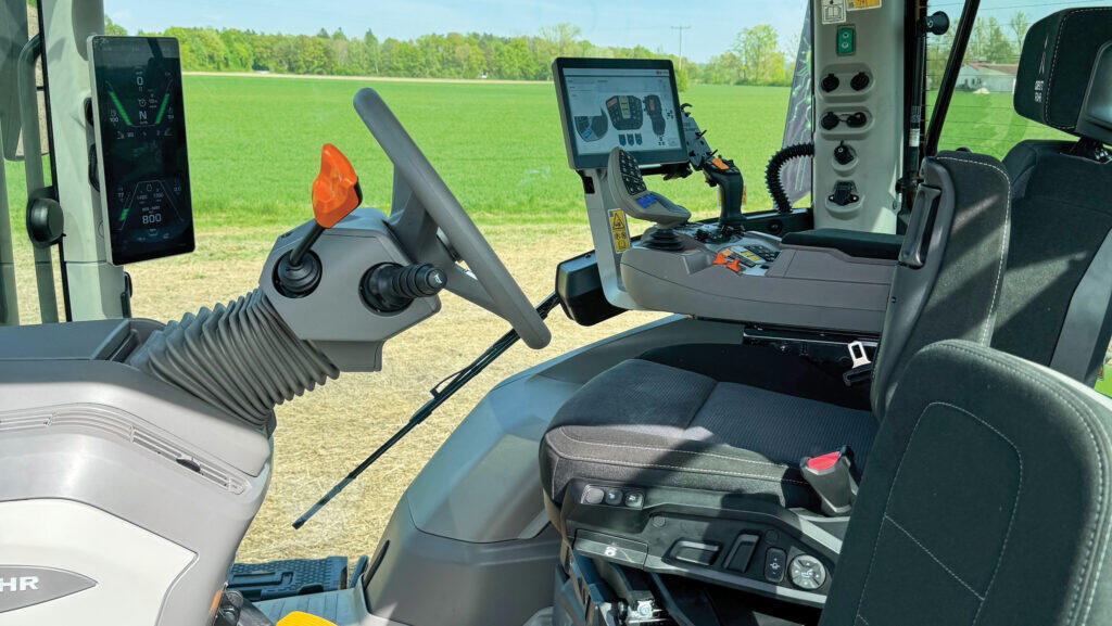 Deutz-Fahr 8340牵引机驾驶室